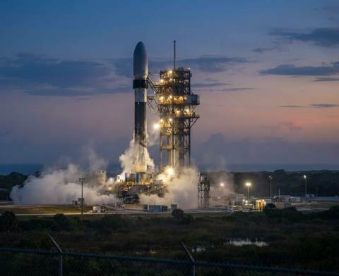 Bezos Blue Origin Raises Outside Capital to Compete for NASA Deals