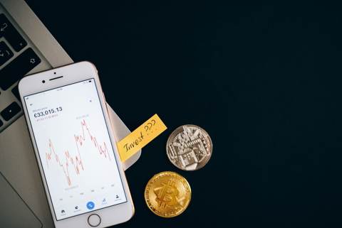 Silver Falls Below $60, First Time Since December 2025
